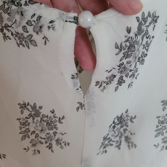 Nwot Trixxi White Black Floral Cold Shoulder Romper Size Large - Picture 8 of 13